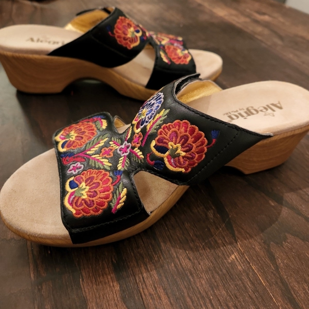 Alegria Floral sandals size 41 / 10.5